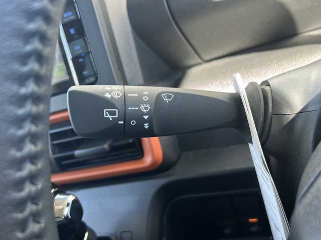 ダイハツ タント ファンクロスターボ 静岡県 2023(令5)年 1.2万km ブラックマイカメタリック/サンドベージュメタリック 社外メモリナビ/・CD/・DVD/・フルセグＴＶ/・Bluetooth/・AM/・FM/主要装備/・両側パワスラ/・衝突軽減/・レーンキープ/・コーナーセンサー前後/・バックカメラ/・ETC/・ドラレコ前/・シートヒーターD/N席/・ステリモ/・電動パーキングブレーキ/・オートホールド/・LEDヘッドライト/・オートライト/・オートハイビーム/・フォグランプ/・社外フロアマット/・純正フアルミホイール/・スペアキー1本