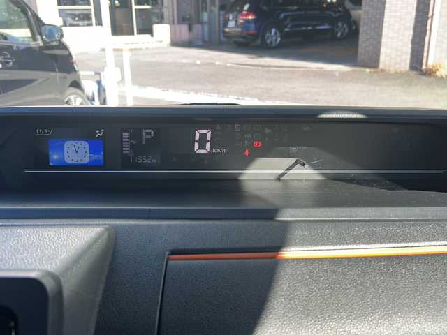 ダイハツ タント ファンクロスターボ 静岡県 2023(令5)年 1.2万km ブラックマイカメタリック/サンドベージュメタリック 社外メモリナビ/・CD/・DVD/・フルセグＴＶ/・Bluetooth/・AM/・FM/主要装備/・両側パワスラ/・衝突軽減/・レーンキープ/・コーナーセンサー前後/・バックカメラ/・ETC/・ドラレコ前/・シートヒーターD/N席/・ステリモ/・電動パーキングブレーキ/・オートホールド/・LEDヘッドライト/・オートライト/・オートハイビーム/・フォグランプ/・社外フロアマット/・純正フアルミホイール/・スペアキー1本