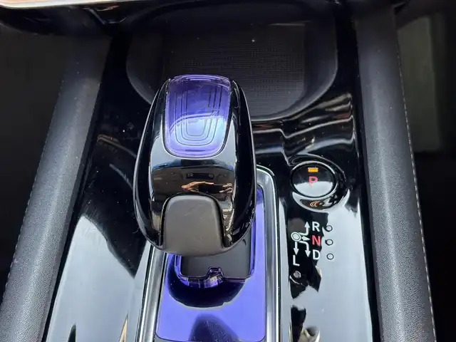 ホンダ ヴェゼル ハイブリッド 福岡県 2016(平28)年 8万km 青 純正ナビ(ワンセグテレビ・CD・DVD・BT)/・VXM-174VFi/バックカメラ/ETC/純正アルミホイール/前席シートヒーター/プッシュスタート/社外フロアマット/スマートキー