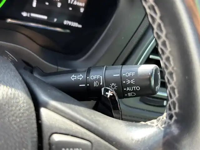 ホンダ ヴェゼル ハイブリッド 福岡県 2016(平28)年 8万km 青 純正ナビ(ワンセグテレビ・CD・DVD・BT)/・VXM-174VFi/バックカメラ/ETC/純正アルミホイール/前席シートヒーター/プッシュスタート/社外フロアマット/スマートキー