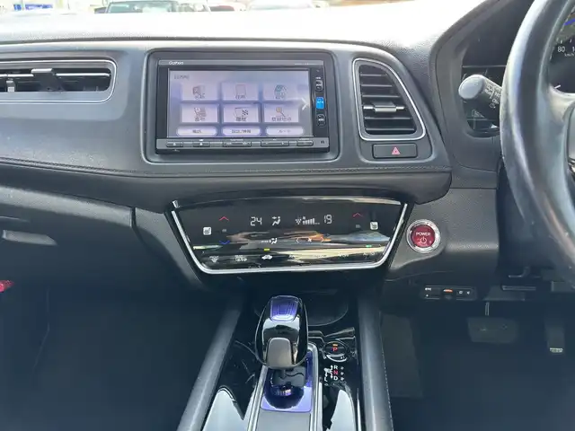 ホンダ ヴェゼル ハイブリッド 福岡県 2016(平28)年 8万km 青 純正ナビ(ワンセグテレビ・CD・DVD・BT)/・VXM-174VFi/バックカメラ/ETC/純正アルミホイール/前席シートヒーター/プッシュスタート/社外フロアマット/スマートキー