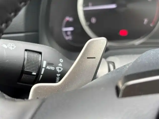 レクサス ＩＳ 300 茨城県 2023(令5)年 0.6万km グラファイトブラックガラスフレーク ワンオーナー/純正メモリナビ(AM/FM/TV/Miracast/BT/CD/DVD)/バックカメラ/追従型クルーズコントロール/ETC2.0/3眼LEDヘッドライト/レザーシート/パワーシート(D/N席)/電動リアゲート/純正アルミホイール/ブラインドスポットモニター/レクサスセーフティシステムプラス/・プリクラッシュセーフティ/・レーントレーシング/・オートマチックハイビーム/・レーダークルーズコントロール/・ロードサインアシスト/・先行車発進告知機能/・ドライバー異常時対応システム/パワーステアリング/オートライト/パドルシフト