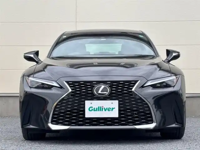 レクサス ＩＳ 300 茨城県 2023(令5)年 0.6万km グラファイトブラックガラスフレーク ワンオーナー/純正メモリナビ(AM/FM/TV/Miracast/BT/CD/DVD)/バックカメラ/追従型クルーズコントロール/ETC2.0/3眼LEDヘッドライト/レザーシート/パワーシート(D/N席)/電動リアゲート/純正アルミホイール/ブラインドスポットモニター/レクサスセーフティシステムプラス/・プリクラッシュセーフティ/・レーントレーシング/・オートマチックハイビーム/・レーダークルーズコントロール/・ロードサインアシスト/・先行車発進告知機能/・ドライバー異常時対応システム/パワーステアリング/オートライト/パドルシフト