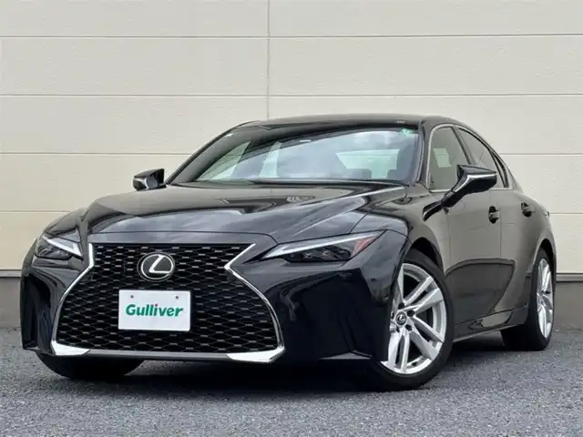 レクサス ＩＳ 300 茨城県 2023(令5)年 0.6万km グラファイトブラックガラスフレーク ワンオーナー/純正メモリナビ(AM/FM/TV/Miracast/BT/CD/DVD)/バックカメラ/追従型クルーズコントロール/ETC2.0/3眼LEDヘッドライト/レザーシート/パワーシート(D/N席)/電動リアゲート/純正アルミホイール/ブラインドスポットモニター/レクサスセーフティシステムプラス/・プリクラッシュセーフティ/・レーントレーシング/・オートマチックハイビーム/・レーダークルーズコントロール/・ロードサインアシスト/・先行車発進告知機能/・ドライバー異常時対応システム/パワーステアリング/オートライト/パドルシフト