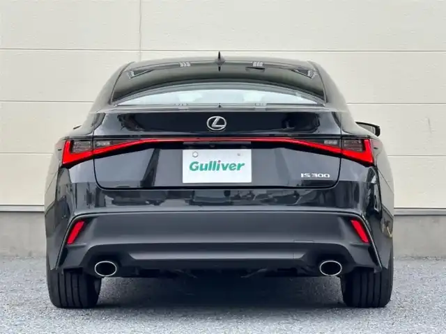 レクサス ＩＳ 300 茨城県 2023(令5)年 0.6万km グラファイトブラックガラスフレーク ワンオーナー/純正メモリナビ(AM/FM/TV/Miracast/BT/CD/DVD)/バックカメラ/追従型クルーズコントロール/ETC2.0/3眼LEDヘッドライト/レザーシート/パワーシート(D/N席)/電動リアゲート/純正アルミホイール/ブラインドスポットモニター/レクサスセーフティシステムプラス/・プリクラッシュセーフティ/・レーントレーシング/・オートマチックハイビーム/・レーダークルーズコントロール/・ロードサインアシスト/・先行車発進告知機能/・ドライバー異常時対応システム/パワーステアリング/オートライト/パドルシフト