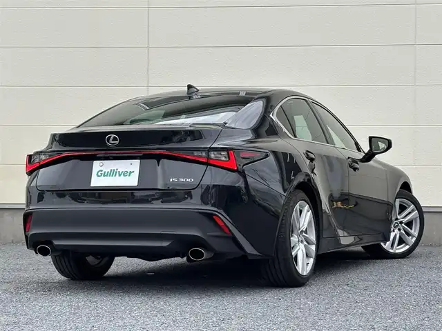 レクサス ＩＳ 300 茨城県 2023(令5)年 0.6万km グラファイトブラックガラスフレーク ワンオーナー/純正メモリナビ(AM/FM/TV/Miracast/BT/CD/DVD)/バックカメラ/追従型クルーズコントロール/ETC2.0/3眼LEDヘッドライト/レザーシート/パワーシート(D/N席)/電動リアゲート/純正アルミホイール/ブラインドスポットモニター/レクサスセーフティシステムプラス/・プリクラッシュセーフティ/・レーントレーシング/・オートマチックハイビーム/・レーダークルーズコントロール/・ロードサインアシスト/・先行車発進告知機能/・ドライバー異常時対応システム/パワーステアリング/オートライト/パドルシフト