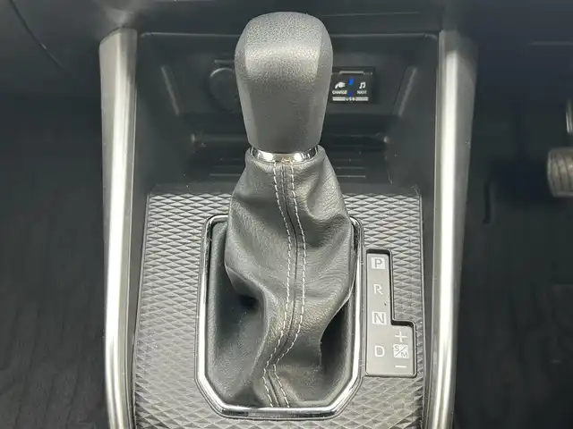 ダイハツ ロッキー G 大阪府 2021(令3)年 1.7万km ブラックマイカメタリック/シャイニングホワイトパール ワンオーナー/純正9インチメモリナビ/BTオーディオ/CD/DVD/フルセグテレビ/バックカメラ/前席シートヒーター/ETC/クルーズコントロール/ステアリングスイッチ/純正フロアマット/純正ドアバイザー/純正17インチAW/LEDヘッドライト/オートライト/フォグランプ/スペアキー