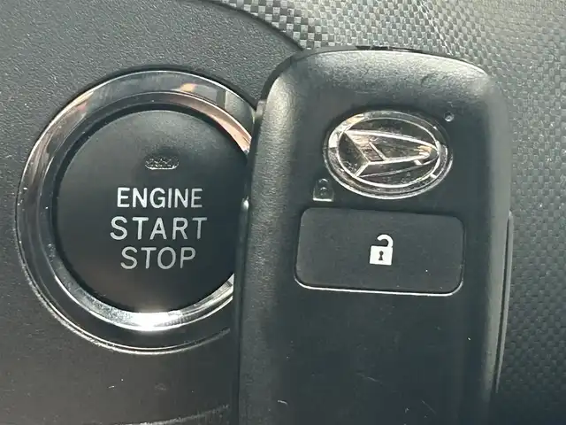 ダイハツ ロッキー G 大阪府 2021(令3)年 1.7万km ブラックマイカメタリック/シャイニングホワイトパール ワンオーナー/純正9インチメモリナビ/BTオーディオ/CD/DVD/フルセグテレビ/バックカメラ/前席シートヒーター/ETC/クルーズコントロール/ステアリングスイッチ/純正フロアマット/純正ドアバイザー/純正17インチAW/LEDヘッドライト/オートライト/フォグランプ/スペアキー