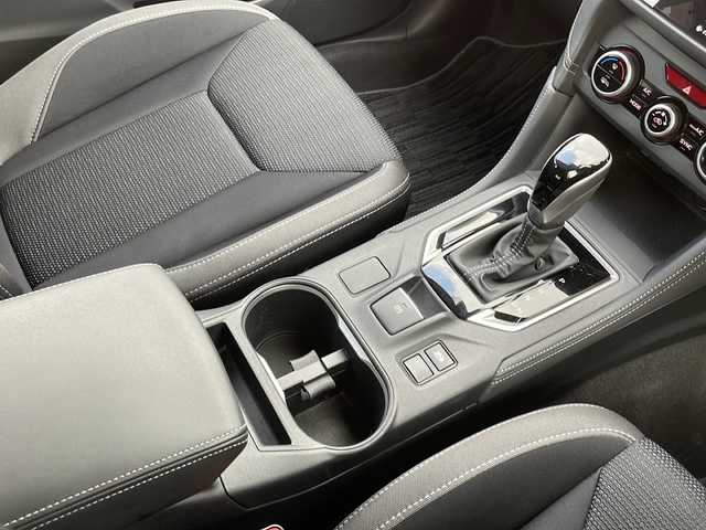 スバル インプレッサ Ｇ４ 2．0i－S アイサイト 山口県 2017(平29)年 5万km ダークブルーパール ワンオーナー/純正8インチSDナビ【CN-LR820D】/・AM/FM/iPod/USB/SD/CD/DVD/Bluetooth/フルセグテレビ/バックカメラ/ETC/純正フロアマット/18インチ純正アルミホイール/LEDヘッドランプ/フォグランプ/オートライト/前席パワーシート/スマートキー/スペアキー/プッシュアップスタート/電動パーキングブレーキ/パドルシフト/アイドリングストップ/アイサイト/・プリクラッシュブレーキ/・全車速追従機能付クルーズコントロール/・AT誤発進抑制制御/・車線逸脱抑制/・車線逸脱警報/・ふらつき警報/取扱説明書/保証書/記録簿