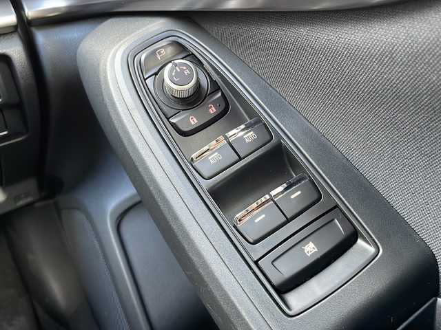 スバル インプレッサ Ｇ４ 2．0i－S アイサイト 山口県 2017(平29)年 5万km ダークブルーパール ワンオーナー/純正8インチSDナビ【CN-LR820D】/・AM/FM/iPod/USB/SD/CD/DVD/Bluetooth/フルセグテレビ/バックカメラ/ETC/純正フロアマット/18インチ純正アルミホイール/LEDヘッドランプ/フォグランプ/オートライト/前席パワーシート/スマートキー/スペアキー/プッシュアップスタート/電動パーキングブレーキ/パドルシフト/アイドリングストップ/アイサイト/・プリクラッシュブレーキ/・全車速追従機能付クルーズコントロール/・AT誤発進抑制制御/・車線逸脱抑制/・車線逸脱警報/・ふらつき警報/取扱説明書/保証書/記録簿