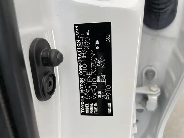 トヨタ ヤリスクロス ハイブリッド Z アドベンチャー 愛知県 2023(令5)年 0.9万km ブラックマイカ/プラチナホワイトパールマイカ 純正８型ＤＡ　パノラミックビューモニター　前後ドラレコ　ＥＴＣ　ｎａｎｏｅＸ　衝突軽減　ＢＳＭ　追従クルコン　ＬＥＤヘッドライト　オートハイビーム　茶ハーフレザー　後退出庫サポート　スマートキー　禁煙車　Clazzioフロアマット