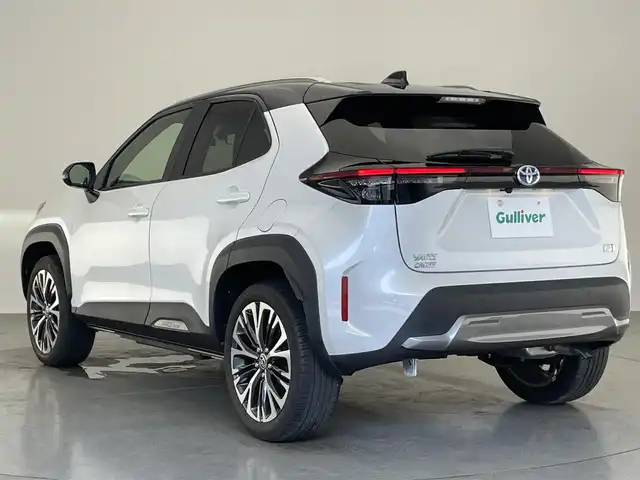 トヨタ ヤリスクロス ハイブリッド Z アドベンチャー 愛知県 2023(令5)年 0.9万km ブラックマイカ/プラチナホワイトパールマイカ 純正８型ＤＡ　パノラミックビューモニター　前後ドラレコ　ＥＴＣ　ｎａｎｏｅＸ　衝突軽減　ＢＳＭ　追従クルコン　ＬＥＤヘッドライト　オートハイビーム　茶ハーフレザー　後退出庫サポート　スマートキー　禁煙車　Clazzioフロアマット