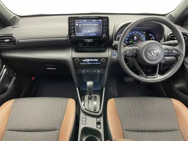 トヨタ ヤリスクロス ハイブリッド Z アドベンチャー 愛知県 2023(令5)年 0.9万km ブラックマイカ/プラチナホワイトパールマイカ 純正８型ＤＡ　パノラミックビューモニター　前後ドラレコ　ＥＴＣ　ｎａｎｏｅＸ　衝突軽減　ＢＳＭ　追従クルコン　ＬＥＤヘッドライト　オートハイビーム　茶ハーフレザー　後退出庫サポート　スマートキー　禁煙車　Clazzioフロアマット