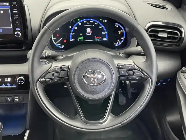トヨタ ヤリスクロス ハイブリッド Z アドベンチャー 愛知県 2023(令5)年 0.9万km ブラックマイカ/プラチナホワイトパールマイカ 純正８型ＤＡ　パノラミックビューモニター　前後ドラレコ　ＥＴＣ　ｎａｎｏｅＸ　衝突軽減　ＢＳＭ　追従クルコン　ＬＥＤヘッドライト　オートハイビーム　茶ハーフレザー　後退出庫サポート　スマートキー　禁煙車　Clazzioフロアマット