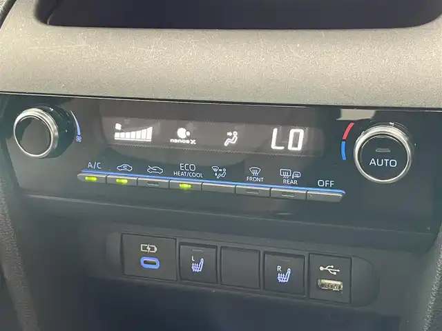 トヨタ ヤリスクロス ハイブリッド Z アドベンチャー 愛知県 2023(令5)年 0.9万km ブラックマイカ/プラチナホワイトパールマイカ 純正８型ＤＡ　パノラミックビューモニター　前後ドラレコ　ＥＴＣ　ｎａｎｏｅＸ　衝突軽減　ＢＳＭ　追従クルコン　ＬＥＤヘッドライト　オートハイビーム　茶ハーフレザー　後退出庫サポート　スマートキー　禁煙車　Clazzioフロアマット