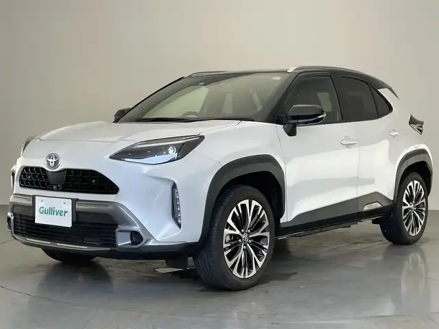 トヨタ ヤリスクロス ハイブリッド Z アドベンチャー 愛知県 2023(令5)年 0.9万km ブラックマイカ/プラチナホワイトパールマイカ 純正８型ＤＡ　パノラミックビューモニター　前後ドラレコ　ＥＴＣ　ｎａｎｏｅＸ　衝突軽減　ＢＳＭ　追従クルコン　ＬＥＤヘッドライト　オートハイビーム　茶ハーフレザー　後退出庫サポート　スマートキー　禁煙車　Clazzioフロアマット