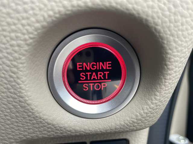 ホンダ Ｎ ＢＯＸ G L ホンダセンシング 茨城県 2019(令1)年 1.9万km プレミアムアイボリーパールⅡ クルーズコントロール/両側パワースライドドア/アイドリングストップ/バックカメラ/純正ナビ　BT/CD/DVD/フルセグ/シートヒーター/純正アルミホイール/純正フロアマット/LEDオートライト/ホンダセンシング/ETC/スマートキー