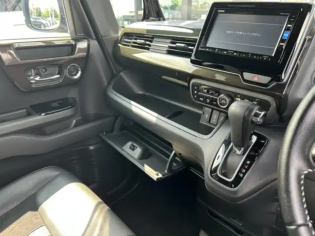 ホンダ Ｎ ＢＯＸ カスタム G L ターボ ホンダセンシング 栃木県 2018(平30)年 1.8万km クリスタルブラックパール ホンダセンシング/純正メモリナビ/フルセグTV/DVD/Bluetooth/バックカメラ/ビルトインETC/両側パワースライドドア/ドライブレコーダー/パドルシフト/アダプティブクルーズコントロール/ステアリングリモコン/スマートキー×2/純正エンジンスターター/LEDヘッドライト/フォグランプ/保証書/取説