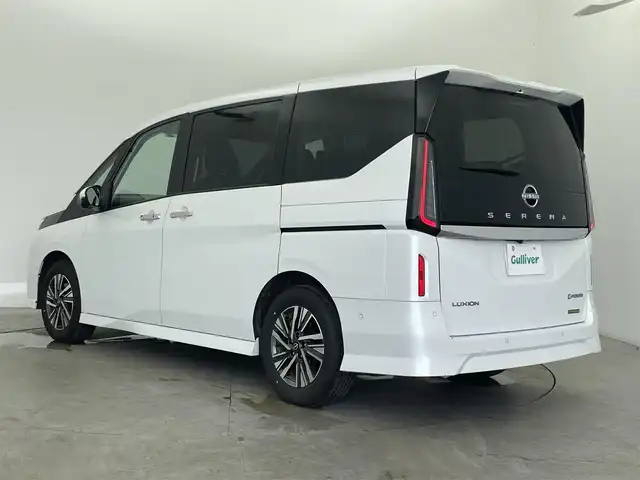 日産 セレナ e－パワー ルキシオン 富山県 2023(令5)年 2.1万km プリズムホワイト ワンオーナー/純正メーカーOPナビ（AM/FM/BT/HDMI）/フルセグTV/アラウンドビューモニター/プロパイロット2.0/両側パワースライドドア/ハンズフリーオートスライドドア/デジタルインナーミラー/衝突被害軽減ブレーキ/レーンキープアシスト/レーダークルーズコントロール/純正前後ドライブレコーダー/ハンドル支援システム/パーキングサポート/HUD/コーナーセンサー/ETC2.0/レザーシート/電動パーキングブレーキ/オートワイパー/保証書/取扱説明書