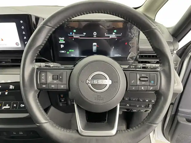 日産 セレナ e－パワー ルキシオン 富山県 2023(令5)年 2.1万km プリズムホワイト ワンオーナー/純正メーカーOPナビ（AM/FM/BT/HDMI）/フルセグTV/アラウンドビューモニター/プロパイロット2.0/両側パワースライドドア/ハンズフリーオートスライドドア/デジタルインナーミラー/衝突被害軽減ブレーキ/レーンキープアシスト/レーダークルーズコントロール/純正前後ドライブレコーダー/ハンドル支援システム/パーキングサポート/HUD/コーナーセンサー/ETC2.0/レザーシート/電動パーキングブレーキ/オートワイパー/保証書/取扱説明書