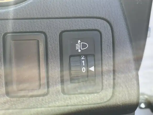 スズキ スイフト XG LTDⅡ 山形県 2006(平18)年 11.3万km パールホワイト 4WD/カーオーディオ/　　【CD　MD　FM/AM】/シートヒーター/15インチアルミホイール/純正フロアマット/電動格納ミラー/ステアリングスイッチ/ヘッドライトレベライザー/ドアバイザー/AAC/スマートキー