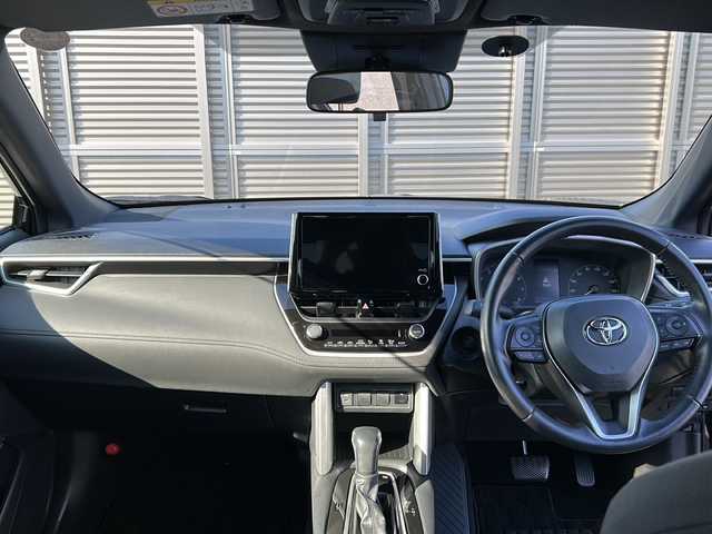 トヨタ カローラ クロス G 千葉県 2024(令6)年 1.8万km アティチュードブラックマイカ 純正ディスプレイオーディオ/フルセグTV/Bluetooth/AM/FM/USBポート/バックカメラ/ビルトインETC/レーダークルーズコントロール/レーンディパーテッドアラート/プリクラッシャーセーフティシステム/プロアクティブドライビングアシスト/パーキングサポートブレーキ/ロードサインアシスト/スペアキー/LEDヘッドライト/保証書・取扱説明書