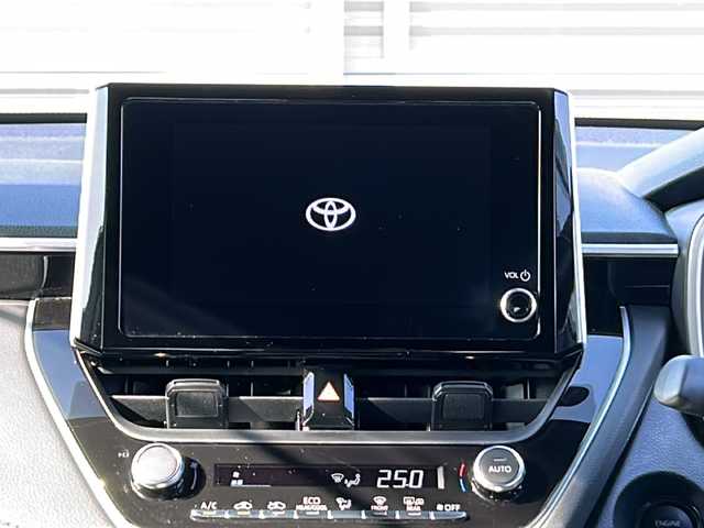 トヨタ カローラ クロス G 千葉県 2024(令6)年 1.8万km アティチュードブラックマイカ 純正ディスプレイオーディオ/フルセグTV/Bluetooth/AM/FM/USBポート/バックカメラ/ビルトインETC/レーダークルーズコントロール/レーンディパーテッドアラート/プリクラッシャーセーフティシステム/プロアクティブドライビングアシスト/パーキングサポートブレーキ/ロードサインアシスト/スペアキー/LEDヘッドライト/保証書・取扱説明書