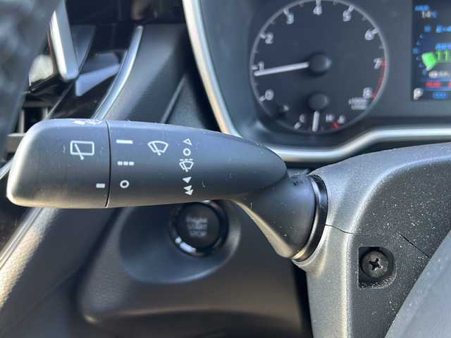 トヨタ カローラ クロス G 千葉県 2024(令6)年 1.8万km アティチュードブラックマイカ 純正ディスプレイオーディオ/フルセグTV/Bluetooth/AM/FM/USBポート/バックカメラ/ビルトインETC/レーダークルーズコントロール/レーンディパーテッドアラート/プリクラッシャーセーフティシステム/プロアクティブドライビングアシスト/パーキングサポートブレーキ/ロードサインアシスト/スペアキー/LEDヘッドライト/保証書・取扱説明書