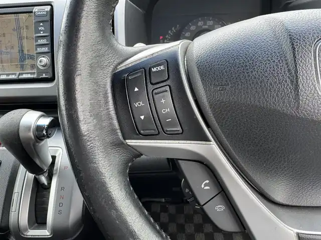 ホンダ ステップワゴン スパーダ Z インターナビセレ 滋賀県 2012(平24)年 11.4万km プレミアムスパークルブラックパール 両側パワースライドドア/純正HDDインターナビ/・CD/DVD/USB/フルセグ/革巻ステアリング/パドルシフト/ステアスイッチ/オートライト/純正１６AW/ETC/電動格納ミラー/ウィンカーミラー