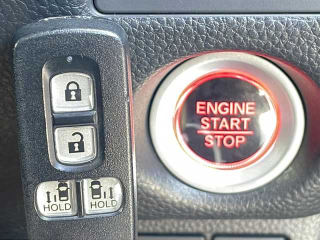 ホンダ Ｎ ＢＯＸ カスタム G L ターボ ホンダセンシング 三重県 2018(平30)年 2.5万km クリスタルブラックパール 純正ディーラーナビ/両側パワースライドドア/バックカメラ/ホンダセンシング/レーダークルーズコントロール/衝突軽減ブレーキ/レーンキープアシスト/前後コーナーセンサー/フルセグTV/Bluetooth/純正ドライブレコーダー/LEDライト/純正15インチアルミ/純正フロアマット/電格ミラー/パドルシフト/禁煙車