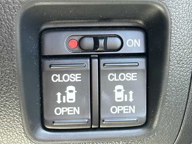 ホンダ Ｎ ＢＯＸ カスタム ターボ SSパッケージ 福岡県 2016(平28)年 6.7万km プレミアムベルベットパープル・パール 社外ナビ7インチ(CN-RS02D)/バックカメラ/シティブレーキアクティブシステム/ビルトインETC/社外360度ドラレコ(DRV-C750)/全席シートヒーター/両側パワースライドドア/HIDヘッドライト/ハーフレザーシート