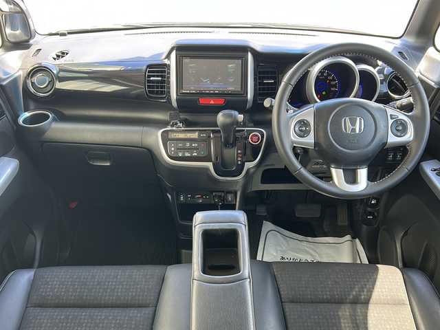 ホンダ Ｎ ＢＯＸ カスタム ターボ SSパッケージ 福岡県 2016(平28)年 6.7万km プレミアムベルベットパープル・パール 社外ナビ7インチ(CN-RS02D)/バックカメラ/シティブレーキアクティブシステム/ビルトインETC/社外360度ドラレコ(DRV-C750)/全席シートヒーター/両側パワースライドドア/HIDヘッドライト/ハーフレザーシート