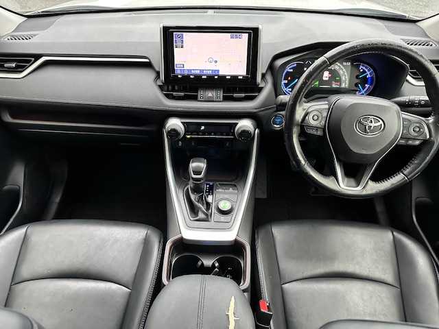 トヨタ ＲＡＶ４ ハイブリッドG 茨城県 2019(令1)年 8.4万km ホワイトパールクリスタルシャイン 純正９インチナビ/～フルセグTV/BT/CD/FM/AM～/TVキャンセラー/バックカメラ/パワーバックドア/ルーフレール/ステアリングヒーター/前席シートヒーター/運転席パワーシート/ETC/オートマチックハイビーム/レーダークルーズコントロール/レーントレーシングアシスト/ドライブレコーダー