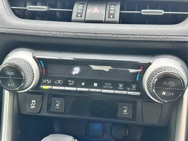 トヨタ ＲＡＶ４ ハイブリッドG 茨城県 2019(令1)年 8.4万km ホワイトパールクリスタルシャイン 純正９インチナビ/～フルセグTV/BT/CD/FM/AM～/TVキャンセラー/バックカメラ/パワーバックドア/ルーフレール/ステアリングヒーター/前席シートヒーター/運転席パワーシート/ETC/オートマチックハイビーム/レーダークルーズコントロール/レーントレーシングアシスト/ドライブレコーダー