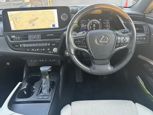 レクサス ＥＳ 300h バージョンL 福島県 2024(令6)年 1.4万km ソニッククォーツ サンルーフ/ワンオーナー/純正ナビ/（フルセグナビ/Bluetooth/USB/FM/AM）/アラウンドビューカメラ/ETC2.0/レーダークルーズコントロール/MTモード付AT/メモリー付パワーシート/シートヒーター/エアーシート/ステアリングヒーター/衝突軽減ブレーキ/横滑り防止機能/レーンアシスト/BSM/AFS/パドルシフト/パワーバックドア/オートビーム/オートハイビーム/カードキー/純正フロアマット