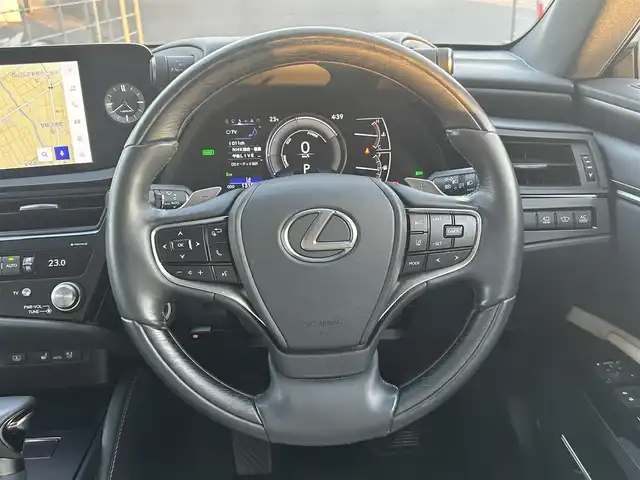 レクサス ＥＳ 300h バージョンL 福島県 2024(令6)年 1.4万km ソニッククォーツ サンルーフ/ワンオーナー/純正ナビ/（フルセグナビ/Bluetooth/USB/FM/AM）/アラウンドビューカメラ/ETC2.0/レーダークルーズコントロール/MTモード付AT/メモリー付パワーシート/シートヒーター/エアーシート/ステアリングヒーター/衝突軽減ブレーキ/横滑り防止機能/レーンアシスト/BSM/AFS/パドルシフト/パワーバックドア/オートビーム/オートハイビーム/カードキー/純正フロアマット