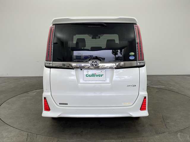 トヨタ ノア Si ダブルバイビーⅡ 兵庫県 2019(令1)年 4.5万km ホワイトパールクリスタルシャイン ・ワンオーナー/・純正9インチナビ/・CD/DVD/BT/SD/フルセグTV/・バックカメラ/・両側電動スライドドア/・クルーズコントロール/・プリクラッシュセーフティ/・レーンディパーチャーアラート/・オートマチックハイビーム/・パーキングサポートブレーキ/・クリアランスソナー/・LEDヘッドライト/・オートライト/・フォグランプ/・ビルトインETC/・アイドリングストップ/・MTモード付AT/・ステアリングリモコン/・ＷＡＣ　/・ロールサンシェード/・ウィンカーミラー/・電動格納ミラー/・ドアバイザー/・純正１６インチアルミホイール/・純正フロアマット　/・ハーフレザーシート/・ウォークスルー/・オールオートパワーウィンドウ/・スマートキー/・スペアキー/・プッシュスタート