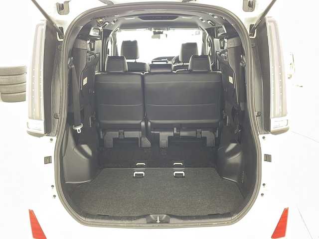 トヨタ ノア Si ダブルバイビーⅡ 兵庫県 2019(令1)年 4.5万km ホワイトパールクリスタルシャイン ・ワンオーナー/・純正9インチナビ/・CD/DVD/BT/SD/フルセグTV/・バックカメラ/・両側電動スライドドア/・クルーズコントロール/・プリクラッシュセーフティ/・レーンディパーチャーアラート/・オートマチックハイビーム/・パーキングサポートブレーキ/・クリアランスソナー/・LEDヘッドライト/・オートライト/・フォグランプ/・ビルトインETC/・アイドリングストップ/・MTモード付AT/・ステアリングリモコン/・ＷＡＣ　/・ロールサンシェード/・ウィンカーミラー/・電動格納ミラー/・ドアバイザー/・純正１６インチアルミホイール/・純正フロアマット　/・ハーフレザーシート/・ウォークスルー/・オールオートパワーウィンドウ/・スマートキー/・スペアキー/・プッシュスタート