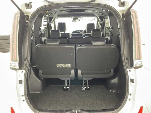 トヨタ ノア Si ダブルバイビーⅡ 兵庫県 2019(令1)年 4.5万km ホワイトパールクリスタルシャイン ・ワンオーナー/・純正9インチナビ/・CD/DVD/BT/SD/フルセグTV/・バックカメラ/・両側電動スライドドア/・クルーズコントロール/・プリクラッシュセーフティ/・レーンディパーチャーアラート/・オートマチックハイビーム/・パーキングサポートブレーキ/・クリアランスソナー/・LEDヘッドライト/・オートライト/・フォグランプ/・ビルトインETC/・アイドリングストップ/・MTモード付AT/・ステアリングリモコン/・ＷＡＣ　/・ロールサンシェード/・ウィンカーミラー/・電動格納ミラー/・ドアバイザー/・純正１６インチアルミホイール/・純正フロアマット　/・ハーフレザーシート/・ウォークスルー/・オールオートパワーウィンドウ/・スマートキー/・スペアキー/・プッシュスタート