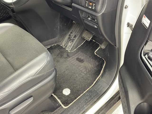 トヨタ ノア Si ダブルバイビーⅡ 兵庫県 2019(令1)年 4.5万km ホワイトパールクリスタルシャイン ・ワンオーナー/・純正9インチナビ/・CD/DVD/BT/SD/フルセグTV/・バックカメラ/・両側電動スライドドア/・クルーズコントロール/・プリクラッシュセーフティ/・レーンディパーチャーアラート/・オートマチックハイビーム/・パーキングサポートブレーキ/・クリアランスソナー/・LEDヘッドライト/・オートライト/・フォグランプ/・ビルトインETC/・アイドリングストップ/・MTモード付AT/・ステアリングリモコン/・ＷＡＣ　/・ロールサンシェード/・ウィンカーミラー/・電動格納ミラー/・ドアバイザー/・純正１６インチアルミホイール/・純正フロアマット　/・ハーフレザーシート/・ウォークスルー/・オールオートパワーウィンドウ/・スマートキー/・スペアキー/・プッシュスタート