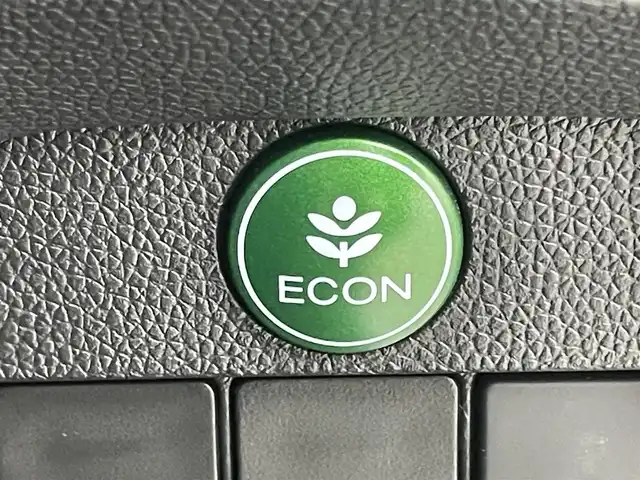 ホンダ Ｎ ＯＮＥ プレミアム Lパッケージ 福岡県 2013(平25)年 5.1万km プレミアムホワイトパール 社外ナビ／フルセグＴＶ　/バックカメラ　/ＥＴＣ　/プッシュスタート　/スペアキー１本　/電動格納式ドアミラー　/ＥＣＯＮ　/アイドリングストップ　/横滑り防止　/革巻きステアリング　/純正１４インチＡＷ　/ＬＥＤライト