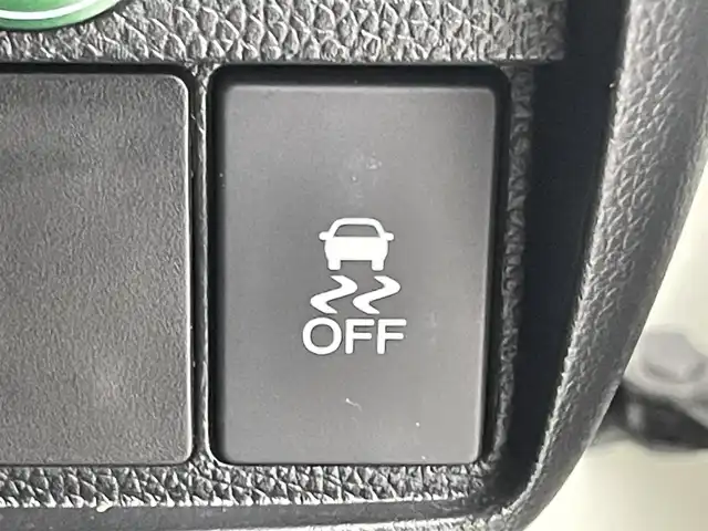 ホンダ Ｎ ＯＮＥ プレミアム Lパッケージ 福岡県 2013(平25)年 5.1万km プレミアムホワイトパール 社外ナビ／フルセグＴＶ　/バックカメラ　/ＥＴＣ　/プッシュスタート　/スペアキー１本　/電動格納式ドアミラー　/ＥＣＯＮ　/アイドリングストップ　/横滑り防止　/革巻きステアリング　/純正１４インチＡＷ　/ＬＥＤライト