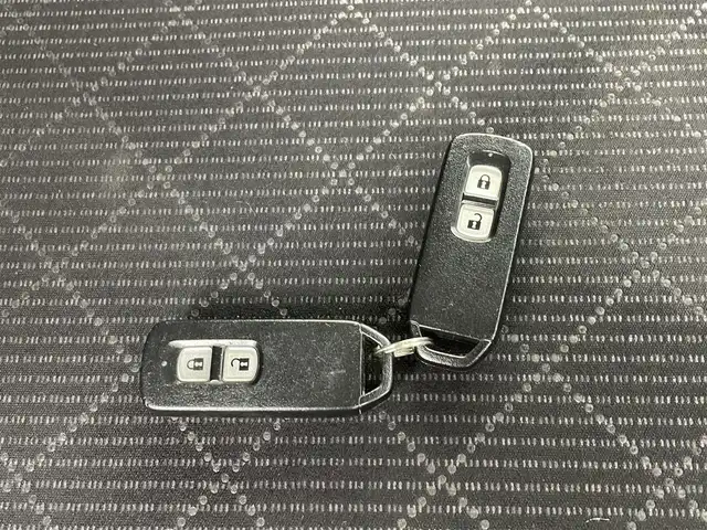 ホンダ Ｎ ＯＮＥ プレミアム Lパッケージ 福岡県 2013(平25)年 5.1万km プレミアムホワイトパール 社外ナビ／フルセグＴＶ　/バックカメラ　/ＥＴＣ　/プッシュスタート　/スペアキー１本　/電動格納式ドアミラー　/ＥＣＯＮ　/アイドリングストップ　/横滑り防止　/革巻きステアリング　/純正１４インチＡＷ　/ＬＥＤライト