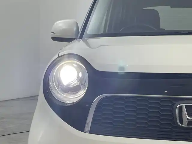 ホンダ Ｎ ＯＮＥ プレミアム Lパッケージ 福岡県 2013(平25)年 5.1万km プレミアムホワイトパール 社外ナビ／フルセグＴＶ　/バックカメラ　/ＥＴＣ　/プッシュスタート　/スペアキー１本　/電動格納式ドアミラー　/ＥＣＯＮ　/アイドリングストップ　/横滑り防止　/革巻きステアリング　/純正１４インチＡＷ　/ＬＥＤライト