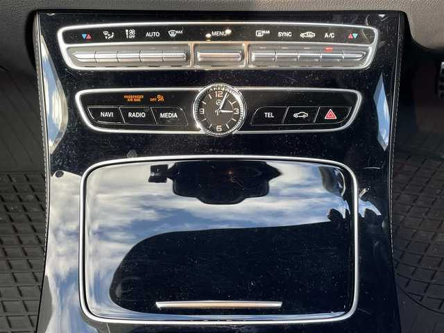 メルセデス・ベンツ Ｅ２００ アバンギャルド スポーツ 福岡県 2018(平30)年 5.2万km ダイヤモンドホワイト レザーＰＫＧ/ブルメスター/禁煙車/パフュームアトマイザー/ＡＣＣ/アクティブレーンキープ/アンビエントライト/インテリジェントライト/黒革シート/全席シートＨ/ｃａｒｐｌａｙ/ａｎｄｒｏｉｄオート