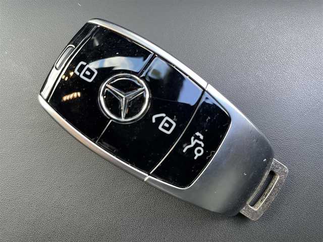 メルセデス・ベンツ Ｅ２００ アバンギャルド スポーツ 福岡県 2018(平30)年 5.2万km ダイヤモンドホワイト レザーＰＫＧ/ブルメスター/禁煙車/パフュームアトマイザー/ＡＣＣ/アクティブレーンキープ/アンビエントライト/インテリジェントライト/黒革シート/全席シートＨ/ｃａｒｐｌａｙ/ａｎｄｒｏｉｄオート