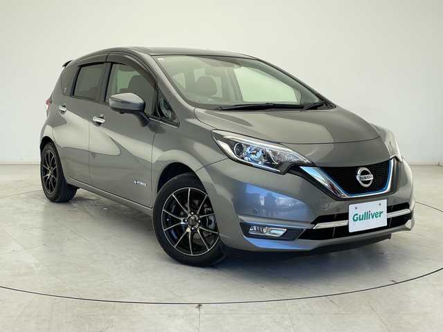 日産 ノート e－パワー メダリスト 山口県 2017(平29)年 2.2万km ダークメタルグレー エマージェンシーブレーキ/車線逸脱警報/前後コーナーセンサー/社外ナビ/　　CD/DVD/Bluetooth/AM/FM/地デジTV/アラウンドビューモニター/ETC/デジタルインナーミラー/純正ドライブレコーダー/ドアバイザー/ハーフレザーシート/プッシュスタート/スマートキー