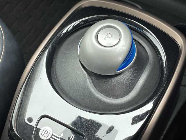 日産 ノート e－パワー メダリスト 山口県 2017(平29)年 2.2万km ダークメタルグレー エマージェンシーブレーキ/車線逸脱警報/前後コーナーセンサー/社外ナビ/　　CD/DVD/Bluetooth/AM/FM/地デジTV/アラウンドビューモニター/ETC/デジタルインナーミラー/純正ドライブレコーダー/ドアバイザー/ハーフレザーシート/プッシュスタート/スマートキー