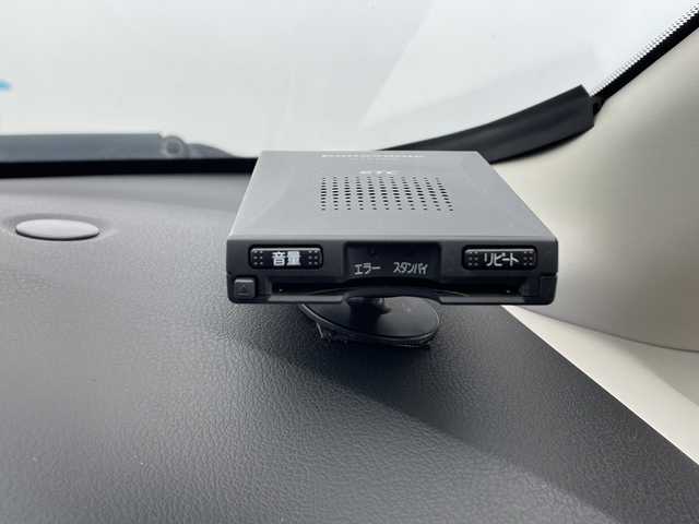 日産 ノート e－パワー メダリスト 山口県 2017(平29)年 2.2万km ダークメタルグレー エマージェンシーブレーキ/車線逸脱警報/前後コーナーセンサー/社外ナビ/　　CD/DVD/Bluetooth/AM/FM/地デジTV/アラウンドビューモニター/ETC/デジタルインナーミラー/純正ドライブレコーダー/ドアバイザー/ハーフレザーシート/プッシュスタート/スマートキー