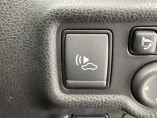 日産 ノート e－パワー メダリスト 山口県 2017(平29)年 2.2万km ダークメタルグレー エマージェンシーブレーキ/車線逸脱警報/前後コーナーセンサー/社外ナビ/　　CD/DVD/Bluetooth/AM/FM/地デジTV/アラウンドビューモニター/ETC/デジタルインナーミラー/純正ドライブレコーダー/ドアバイザー/ハーフレザーシート/プッシュスタート/スマートキー